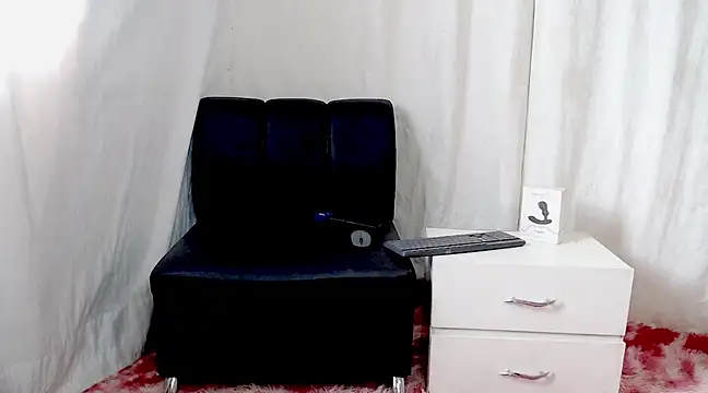 Snapshot of Astrid__V_ chatting on February 18, 4:03 pm Astrid V online show from February 18, 4:03 pm