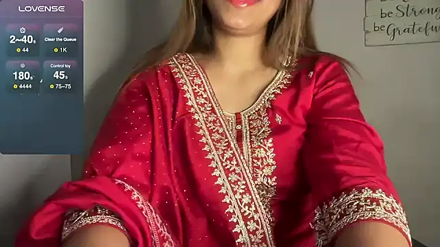 Snapshot of Queen_Sakhi chatting on January 12, 9:40 am Queen Sakhi online show from January 12, 9:40 am