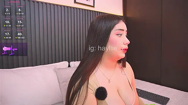 haylie  online show from March 12, 6:28 am