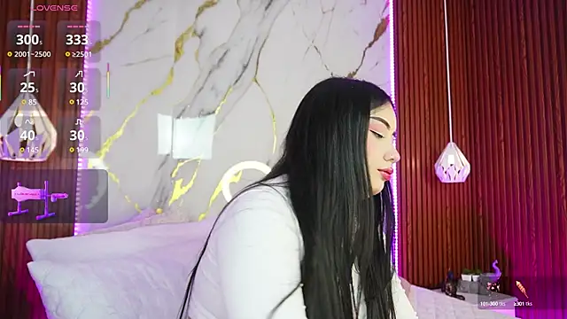 Snapshot of haylie_ chatting on March 13, 1:32 am haylie online show from March 13, 1:32 am