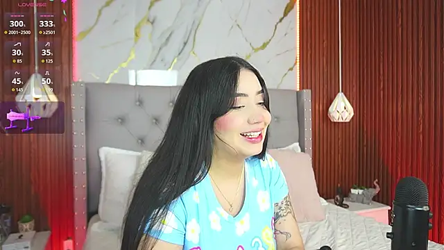 Snapshot of haylie_ chatting on October 6, 2:24 am haylie online show from October 6, 2:24 am