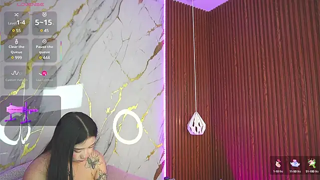 Snapshot of haylie_ chatting on February 21, 5:56 am haylie online show from February 21, 5:56 am