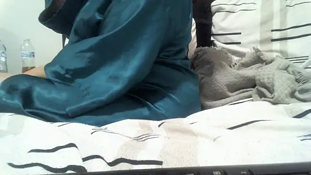 Snapshot of lofibunni chatting on July 5, 10:16 pm lofibunni online show from July 5, 10:16 pm