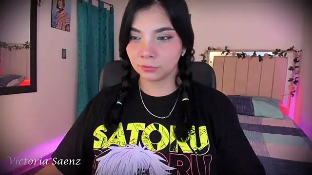 victoriaasaenz  online show from January 7, 12:37 am