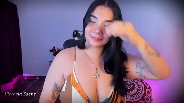 victoriaasaenz  online show from April 24, 12:34 am