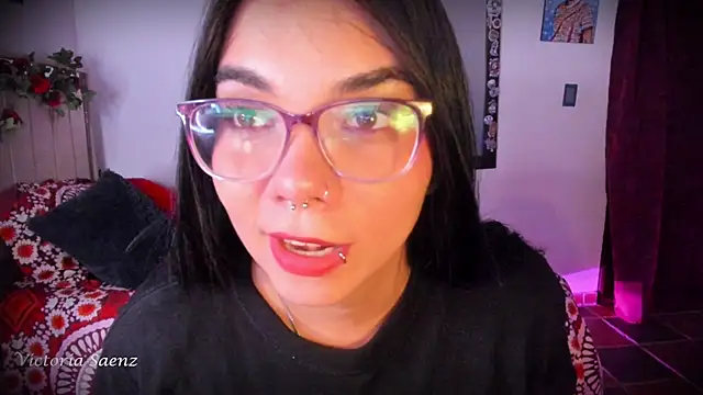 victoriaasaenz  online show from May 30, 12:17 am