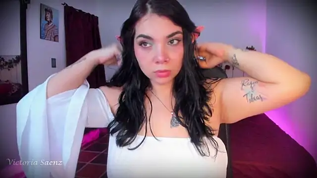 victoriaasaenz  online show from March 13, 12:37 am