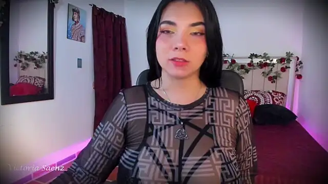 victoriaasaenz  online show from February 18, 12:41 am