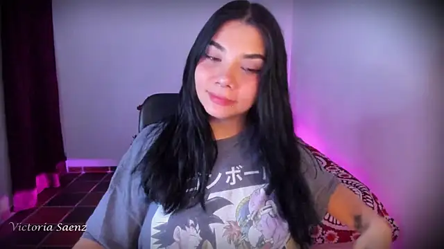 victoriaasaenz  online show from April 16, 12:44 am