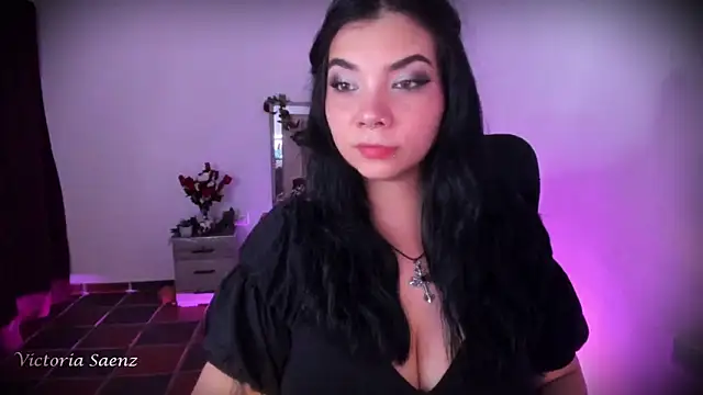 victoriaasaenz  online show from May 9, 12:58 am