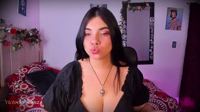 victoriaasaenz  online show from June 2, 12:54 am