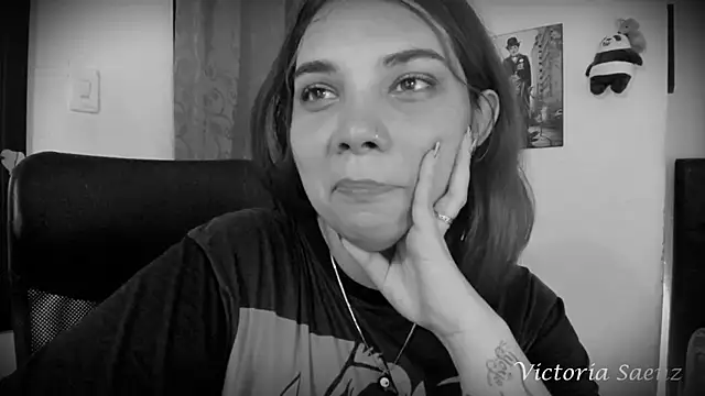 Snapshot of victoriaasaenz_ chatting on February 12, 3:51 am victoriaasaenz online show from February 12, 3:51 am