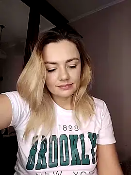 KrissSexi online show from October 24, 4:33 am