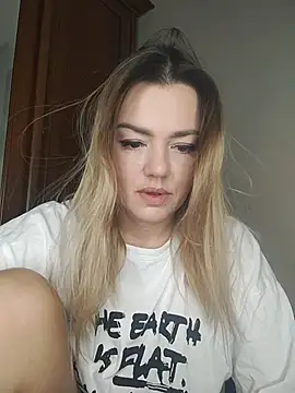 KrissSexi online show from December 18, 4:39 am