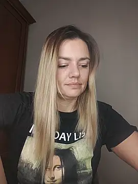 KrissSexi online show from November 15, 6:23 pm