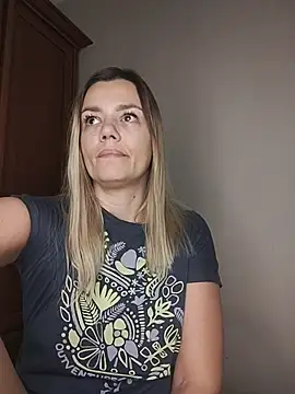 KrissSexi online show from November 19, 5:40 am