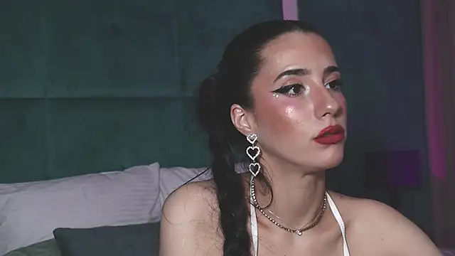 AmeliaJune online show from June 6, 8:25 pm