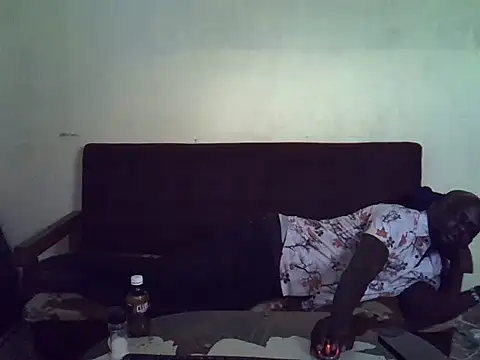 Snapshot of Leebwoy20 chatting on February 11, 10:37 am Leebwoy20 online show from February 11, 10:37 am