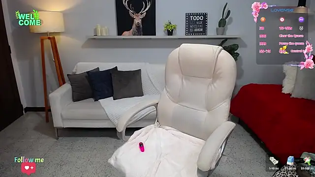 Snapshot of Bianca____ chatting on October 18, 12:34 am Bianca online show from October 18, 12:34 am