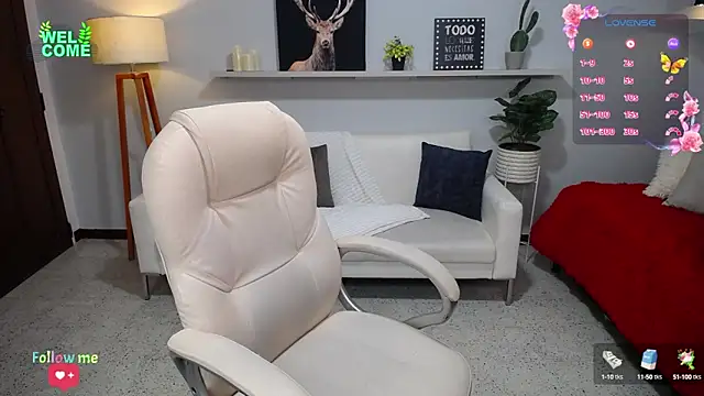 Snapshot of Bianca____ chatting on October 10, 1:17 am Bianca online show from October 10, 1:17 am