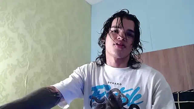 Snapshot of AlbertBernal69 chatting on October 5, 3:41 am AlbertBernal69 online show from October 5, 3:41 am