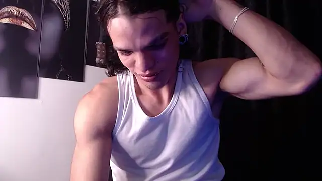 Snapshot of AlbertBernal69 chatting on October 19, 3:42 am AlbertBernal69 online show from October 19, 3:42 am