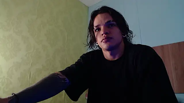 Snapshot of AlbertBernal69 chatting on October 13, 2:02 am AlbertBernal69 online show from October 13, 2:02 am