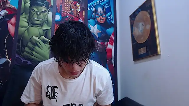 Snapshot of AlbertBernal69 chatting on March 12, 9:34 am AlbertBernal69 online show from March 12, 9:34 am