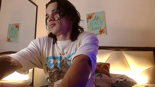 Snapshot of AlbertBernal69 chatting on October 14, 3:51 am AlbertBernal69 online show from October 14, 3:51 am