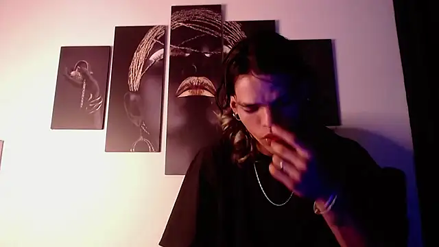 Snapshot of AlbertBernal69 chatting on November 8, 3:10 am AlbertBernal69 online show from November 8, 3:10 am