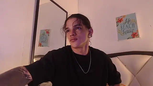 Snapshot of AlbertBernal69 chatting on November 20, 2:23 am AlbertBernal69 online show from November 20, 2:23 am