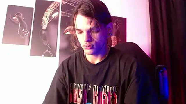 Snapshot of AlbertBernal69 chatting on November 13, 11:47 am AlbertBernal69 online show from November 13, 11:47 am