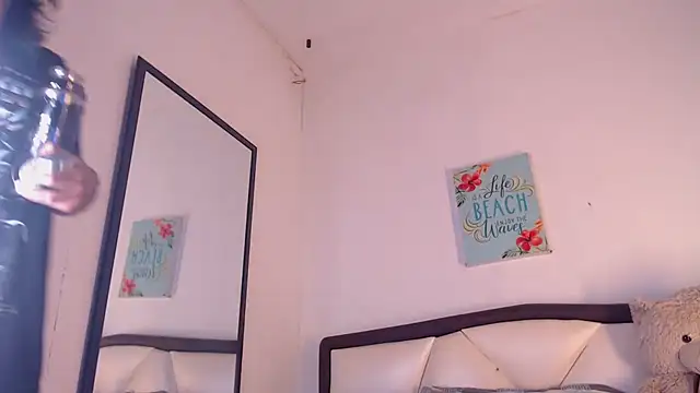 Snapshot of AlbertBernal69 chatting on November 27, 3:18 am AlbertBernal69 online show from November 27, 3:18 am