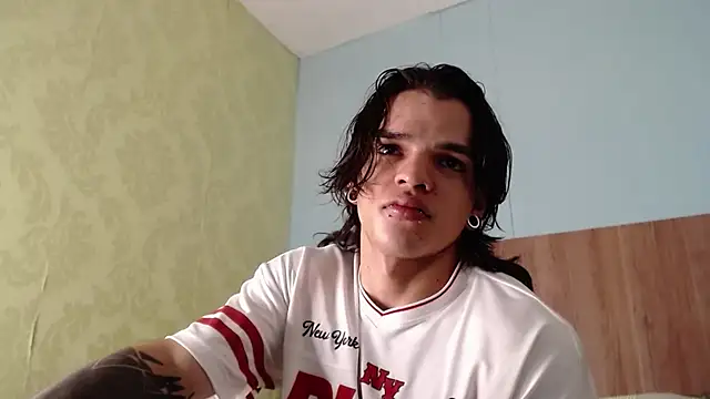 Snapshot of AlbertBernal69 chatting on October 2, 2:59 am AlbertBernal69 online show from October 2, 2:59 am