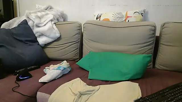 Snapshot of chrichri38@xh chatting on December 5, 3:54 pm chrichri38xh online show from December 5, 3:54 pm