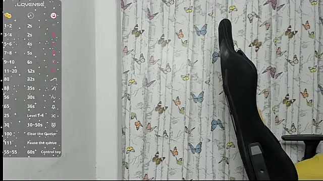 Snapshot of Sweet_Riya chatting on October 6, 2:57 am Sweet Riya online show from October 6, 2:57 am