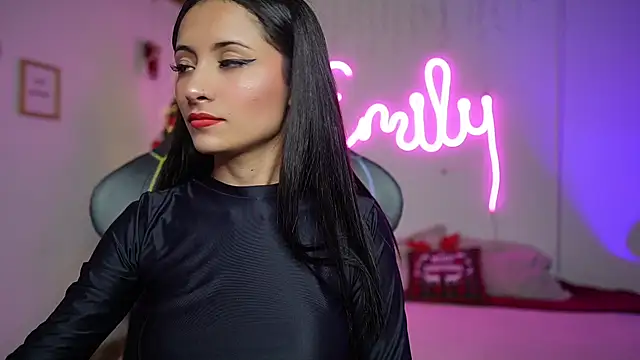 Snapshot of emily_smittt chatting on December 7, 12:57 am emily smittt online show from December 7, 12:57 am