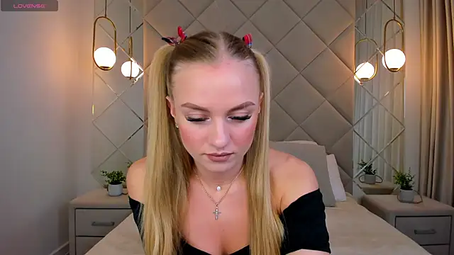 Snapshot of Barbie_Lis chatting on March 5, 12:27 am Barbie Lis online show from March 5, 12:27 am