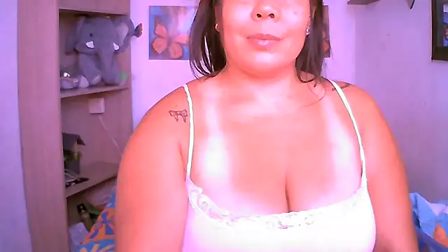 Snapshot of ChiaraFioree chatting on May 3, 8:45 pm ChiaraFioree online show from May 3, 8:45 pm