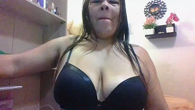 ChiaraFioree online show from October 9, 9:15 pm