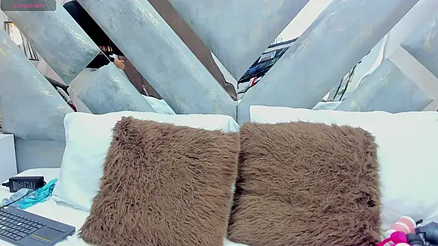 ZiaCalifa online show from October 20, 11:55 am