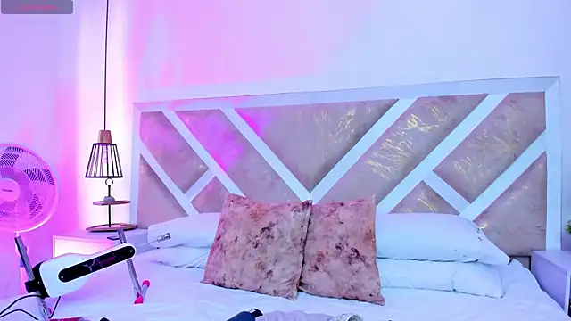 ZiaCalifa online show from February 21, 12:18 pm