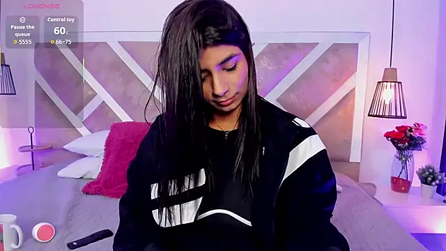 ZiaCalifa online show from April 13, 11:47 am