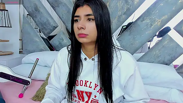 ZiaCalifa online show from November 14, 9:35 am