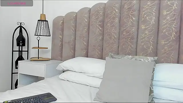 ZiaCalifa online show from December 20, 11:35 am