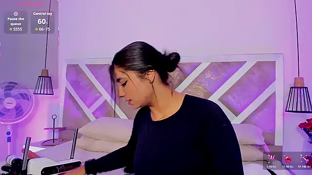 ZiaCalifa online show from April 5, 11:39 am