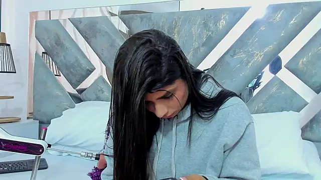 ZiaCalifa online show from October 28, 12:04 pm