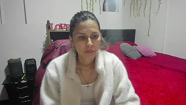 lauren ashlee online show from January 8, 2:45 pm