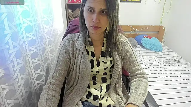 lauren ashlee online show from November 11, 9:20 pm