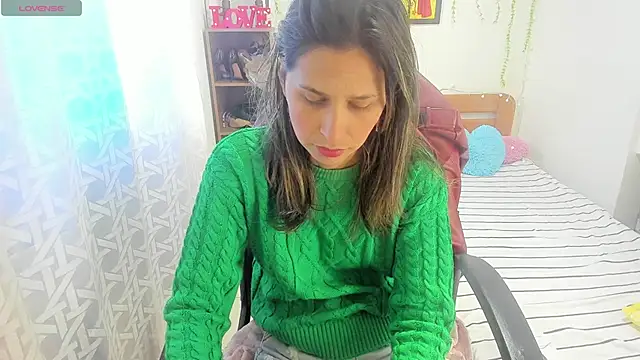 lauren ashlee online show from October 19, 4:10 pm